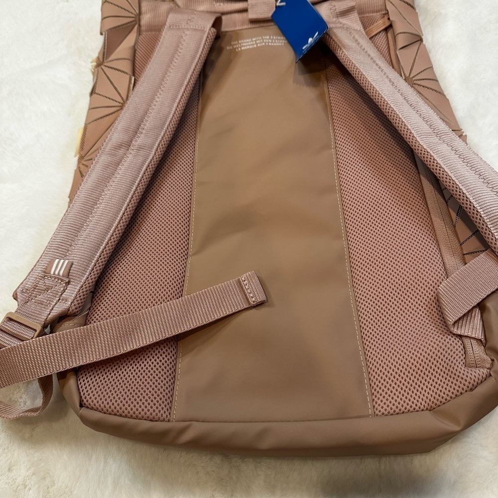 Adidas Beige dusty pink 3D Pattern Backpack brand new with tag - Picture 4 of 11